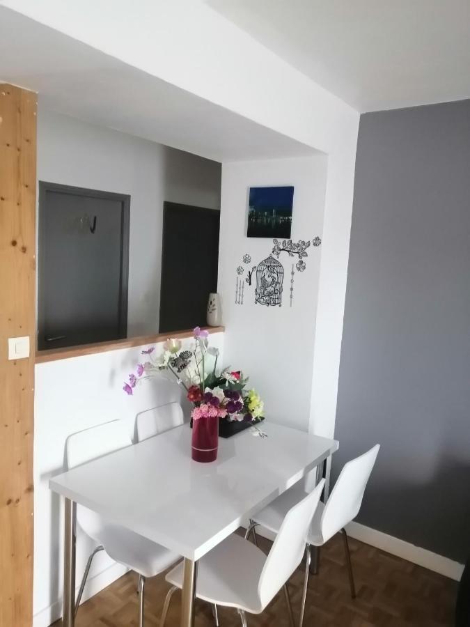 Chambre Dans Appartement A Niort Dış mekan fotoğraf